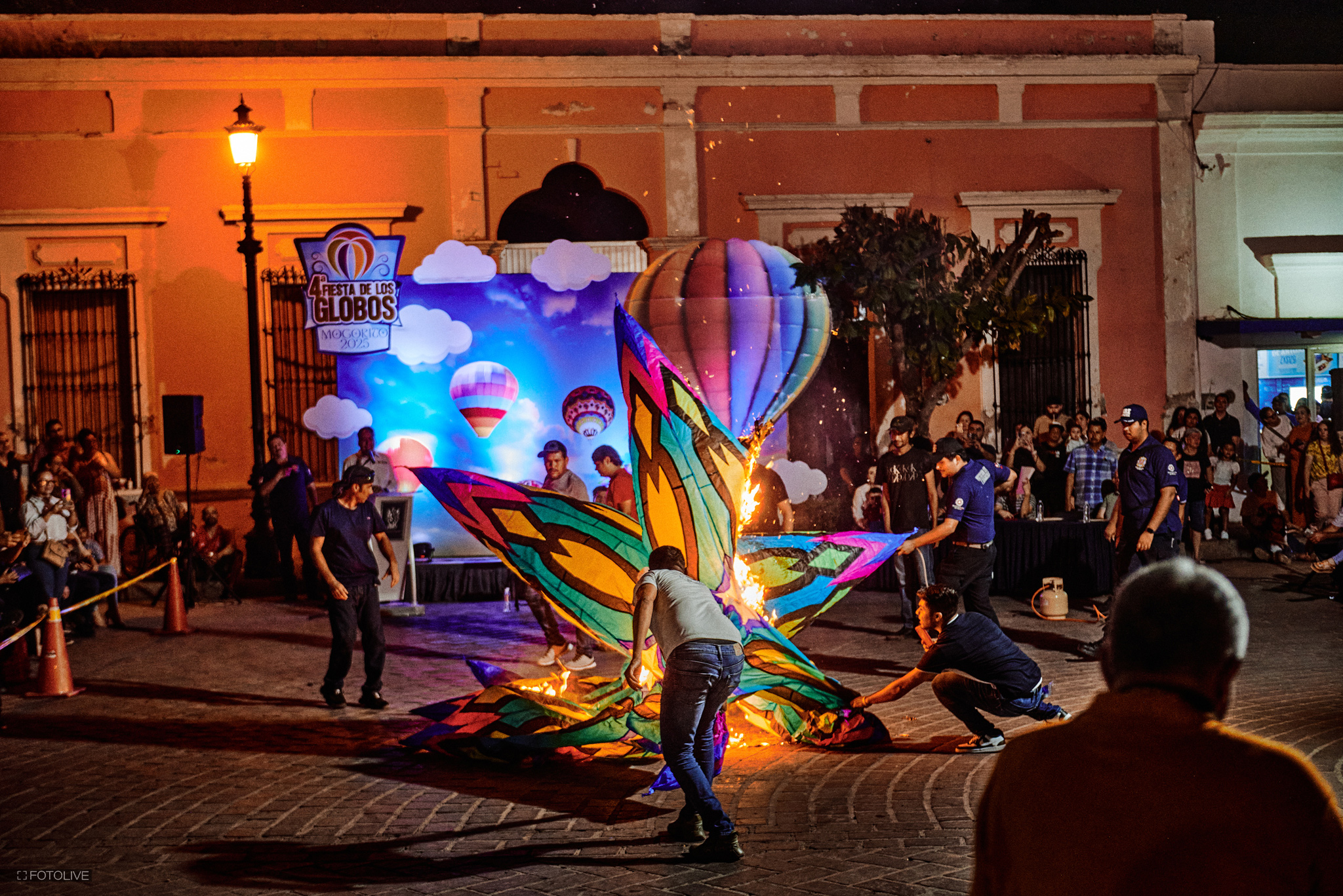 El cielo se llenó de color, pero también de fuego: crónica visual de la 4ta Fiesta de los Globos en Mocorito.