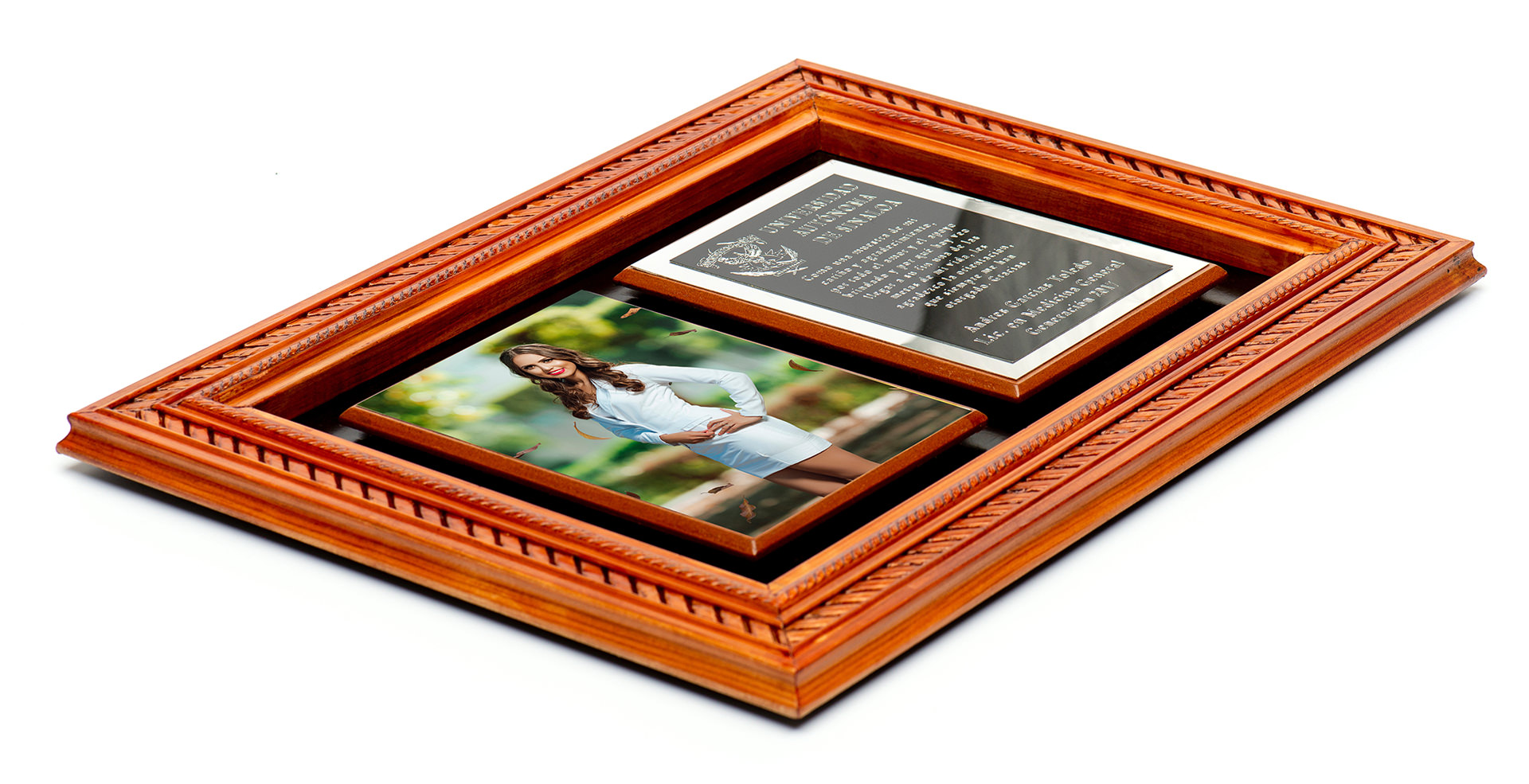 Foto Agradecimiento Color Caoba Modelo EMPERADOR Placa Negra 03 FOTOLIVE GRADUACIONES