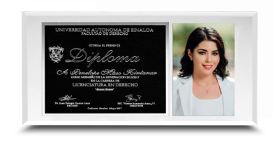 Foto Diploma Modelo Estonia Con Fotografia de FOTOLIVE GRADUACIONES 01