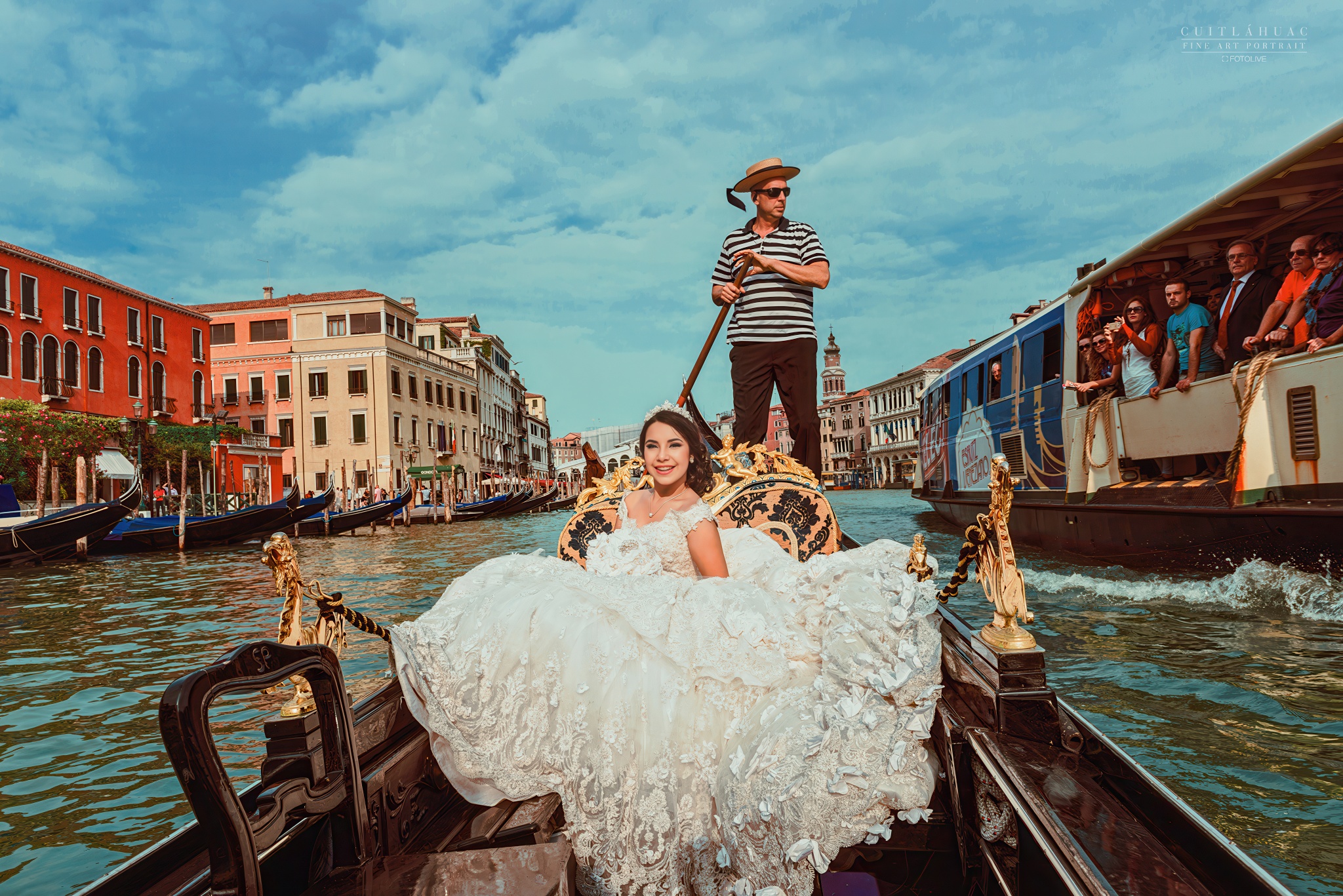 Quinceanera En Gran Canal En Gondola En Rialto Venecia Por Fotolive 01
